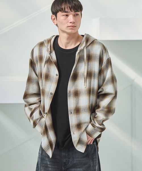 LAKOLE(ラコレ)の「オンブレーチェックフード長袖シャツ / 643822(シャツ/ブラウス・メンズ・ブラック/ピンク/ブラウン・LARGE/MEDIUM)」の2枚目の写真