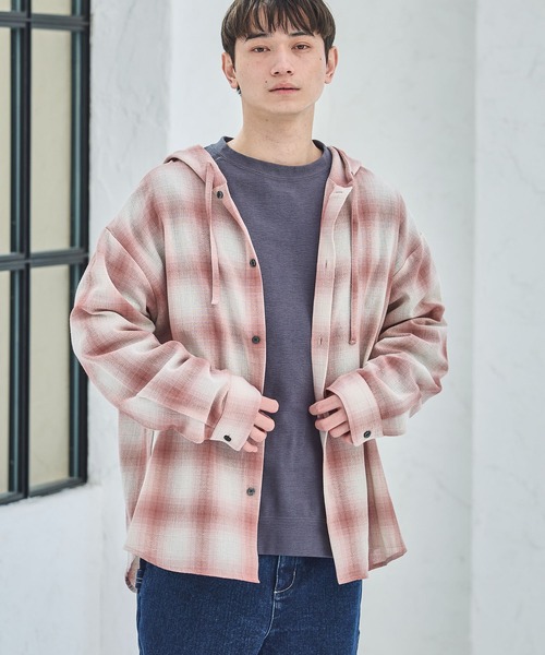 LAKOLE(ラコレ)の「オンブレーチェックフード長袖シャツ / 643822(シャツ/ブラウス・メンズ・ブラック/ピンク/ブラウン・LARGE/MEDIUM)」の3枚目の写真