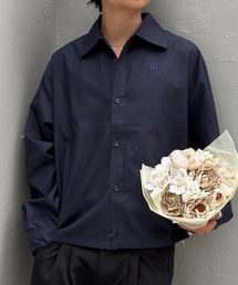 【ユニセックス】ショート丈ワンポイント刺繍シャツ