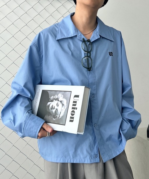 UNDERSTATEMENTs(アンダーステイトメント)の「【ユニセックス】ショート丈ワンポイント刺繍シャツ(シャツ/ブラウス・メンズ・ブラック系その他2/ブルー/ホワイト/ホワイト系その他/ブラック系その他/ブルー系その他/ネイビー/ブラウン系その他/ネイビー系/ブラック/チャコールグレー/ホワイト系その他2・MEDIUM/LARGE)」の10枚目の写真