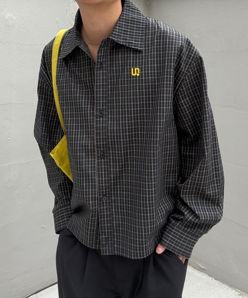 UNDERSTATEMENTs(アンダーステイトメント)の「【ユニセックス】ショート丈ワンポイント刺繍シャツ(シャツ/ブラウス・メンズ・ブラック系その他2/ブルー/ホワイト/ホワイト系その他/ブラック系その他/ブルー系その他/ネイビー/ブラウン系その他/ネイビー系/ブラック/チャコールグレー/ホワイト系その他2・MEDIUM/LARGE)」の6枚目の写真