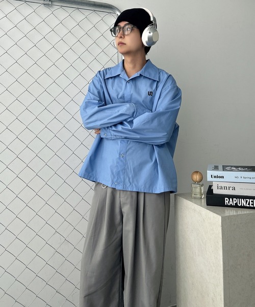 UNDERSTATEMENTs(アンダーステイトメント)の「【ユニセックス】ショート丈ワンポイント刺繍シャツ(シャツ/ブラウス・メンズ・ブラック系その他2/ブルー/ホワイト/ホワイト系その他/ブラック系その他/ブルー系その他/ネイビー/ブラウン系その他/ネイビー系/ブラック/チャコールグレー/ホワイト系その他2・MEDIUM/LARGE)」の18枚目の写真