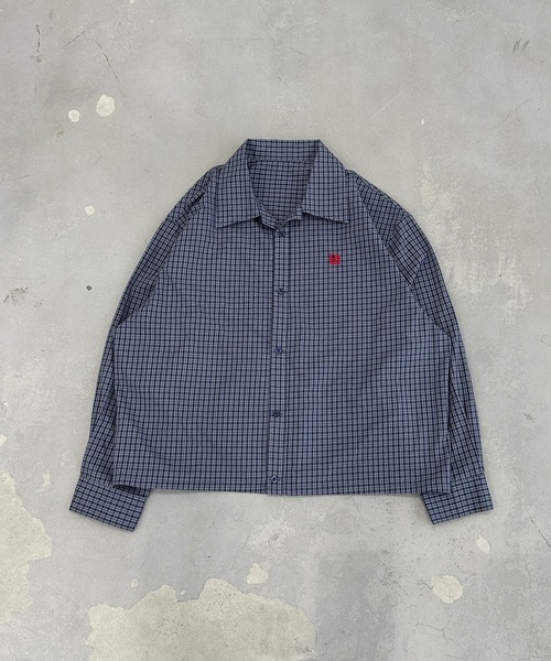 UNDERSTATEMENTs(アンダーステイトメント)の「【ユニセックス】ショート丈ワンポイント刺繍シャツ(シャツ/ブラウス・メンズ・ブラック系その他2/ブルー/ホワイト/ホワイト系その他/ブラック系その他/ブルー系その他/ネイビー/ブラウン系その他/ネイビー系/ブラック/チャコールグレー/ホワイト系その他2・MEDIUM/LARGE)」の21枚目の写真