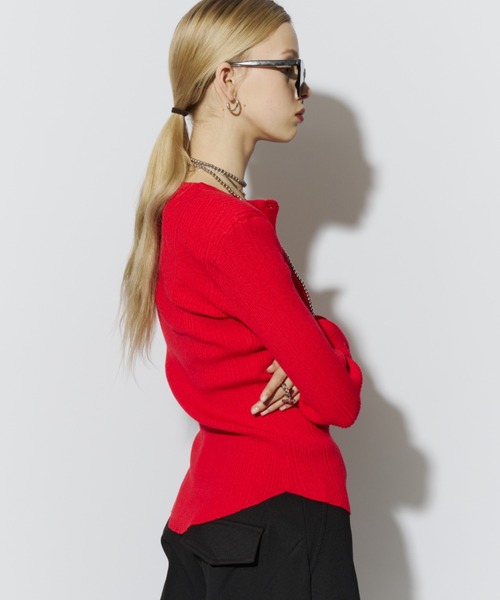 HANNE(アン)の「パワーショルダースナップボタンニット(カーディガン/ボレロ・レディース・ホワイト/レッド/グレー・FREE)」の10枚目の写真