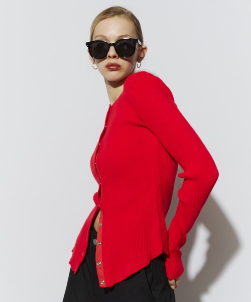 HANNE(アン)の「パワーショルダースナップボタンニット(カーディガン/ボレロ・レディース・ホワイト/レッド/グレー・FREE)」の5枚目の写真