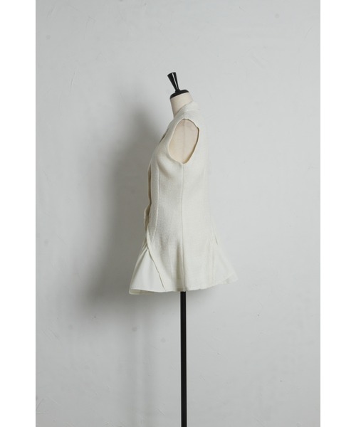 &. NOSTALGIA（アンドドットノスタルジア）の「ツイードアシメフリルジレ（テーラードジャケット・レディース・ホワイト/ブラック・M）」の16枚目の写真