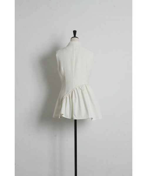 &. NOSTALGIA（アンドドットノスタルジア）の「ツイードアシメフリルジレ（テーラードジャケット・レディース・ホワイト/ブラック・M）」の17枚目の写真