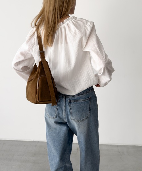 CANAL JEAN（キャナルジーン）の「MAYSEVEN　ピンタックフリルブラウス（シャツ/ブラウス・レディース・アイボリー・ONE SIZE）」の3枚目の写真