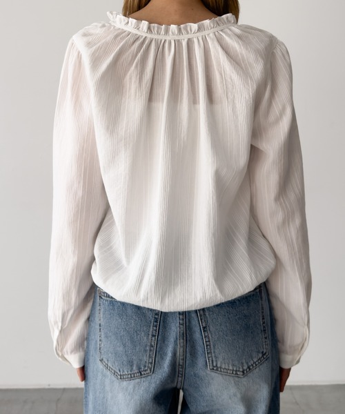 CANAL JEAN（キャナルジーン）の「MAYSEVEN　ピンタックフリルブラウス（シャツ/ブラウス・レディース・アイボリー・ONE SIZE）」の7枚目の写真