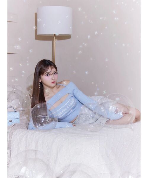 EATME(イートミー)の「【marie claire×EATME】オフショルダーニットTOP(ニット/セーター・レディース・ブラック/ブルー/オフホワイト・FREE)」の17枚目の写真