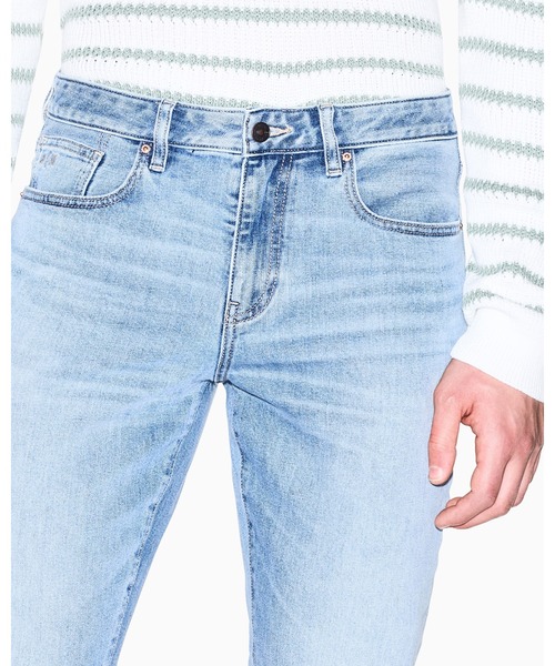 ARMANI EXCHANGE(アルマーニエクスチェンジ)の「【A|X アルマーニ エクスチェンジ】ライトブルーウォッシュ スリムフィット デニムパンツ_J14 SLIM(デニムパンツ・メンズ・ライトブルー・30inch/31inch/29inch/28inch/34inch/33inch/32inch)」の6枚目の写真