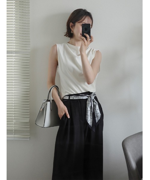 fifth（フィフス）の「【Chiaki着用】【XSサイズあり】スカーフ付きタックワイドパンツ（その他パンツ・レディース・ブラック/ライトグレー・M/XS）」の5枚目の写真