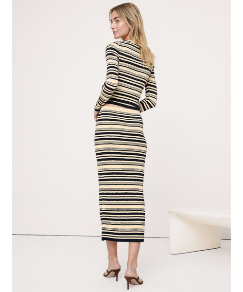 Banana Republic(バナナリパブリック)の「クリンクル ニット マキシスカート(スカート・レディース・ネイビー/アイボリー/イエロー・XS/S/M/L)」の15枚目の写真