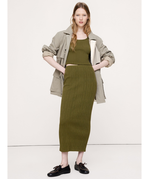 Banana Republic(バナナリパブリック)の「クリンクル ニット マキシスカート(スカート・レディース・ネイビー/アイボリー/イエロー・XS/S/M/L)」の19枚目の写真