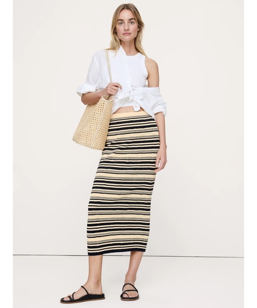 Banana Republic(バナナリパブリック)の「クリンクル ニット マキシスカート(スカート・レディース・ネイビー/アイボリー/イエロー・XS/S/M/L)」の1枚目の写真