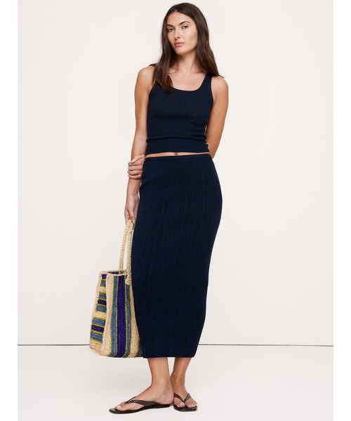 Banana Republic(バナナリパブリック)の「クリンクル ニット マキシスカート(スカート・レディース・ネイビー/アイボリー/イエロー・XS/S/M/L)」の4枚目の写真