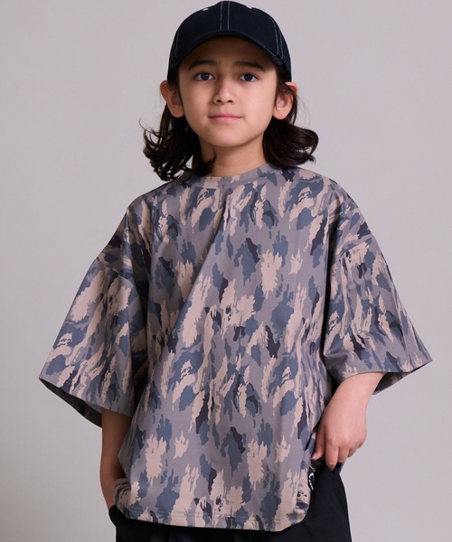 PAIRMANON STREET（ペアマノンストリート）の「【マルチファンクション】吸水速乾 総柄 半袖 Tシャツ【PAIRMANON STREET】（Tシャツ/カットソー・キッズ・グリーン/オレンジ/ブラック/グレー系その他/カーキ・100/110/120/130/140/150/160）」の3枚目の写真