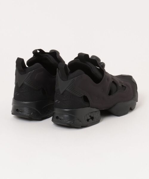 ASBee（アスビー）の「Reebok リーボック INSTAPUMP FURY 94 メンズスニーカー(インスタポンプフューリー94) 120737 100211659 ブラック/ブラック/ブラック（スニーカー・メンズ・ブラック・26.0cm/27.0cm/26.5cm/28.0cm/27.5cm）」の2枚目の写真
