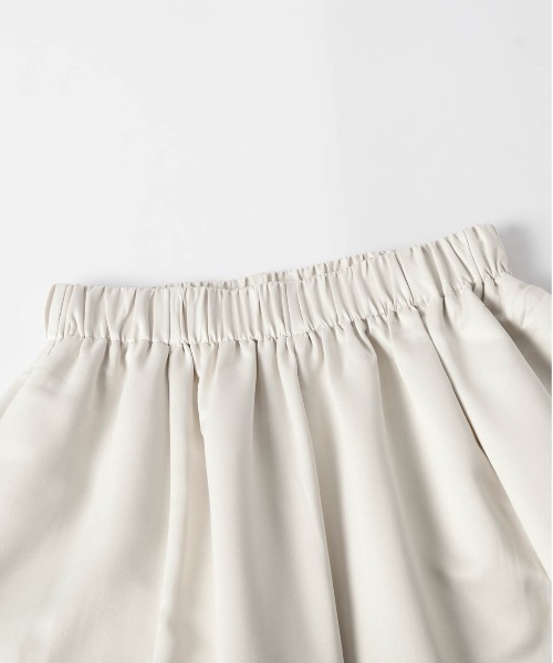 AMELY(エミリー)の「サテンカーブパンツ(その他パンツ・レディース・ブラウン/アイボリー/ブラック・MT/C/M)」の19枚目の写真