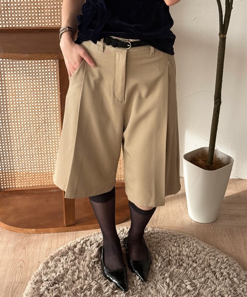MUHET(ミュエータ)の「belted shorts / ベルト付きハーフパンツ(その他パンツ・レディース・ベージュ/チャコールグレー/ネイビー・SMALL/LARGE/MEDIUM)」の9枚目の写真