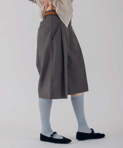 MUHET(ミュエータ)の「belted shorts / ベルト付きハーフパンツ(その他パンツ・レディース・ベージュ/チャコールグレー/ネイビー・SMALL/LARGE/MEDIUM)」の22枚目の写真