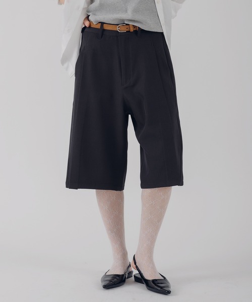 MUHET(ミュエータ)の「belted shorts / ベルト付きハーフパンツ(その他パンツ・レディース・ベージュ/チャコールグレー/ネイビー・SMALL/LARGE/MEDIUM)」の4枚目の写真