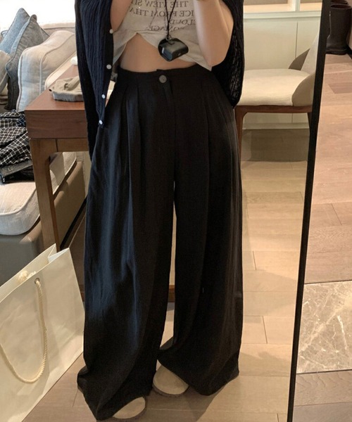 aimoha(アイモハ)の「ナチュラル落ち感 ストレートワイドパンツ(その他パンツ・レディース・ブラック/ライトベージュ・FREE)」の2枚目の写真
