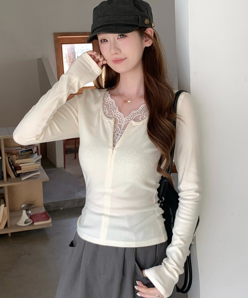 LAFFMO（ラフモ）の「Vネックレースレイヤードカットソー（Tシャツ/カットソー・レディース・ホワイト/ブラック・F）」の3枚目の写真