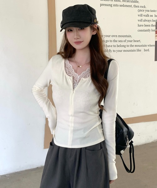 LAFFMO（ラフモ）の「Vネックレースレイヤードカットソー（Tシャツ/カットソー・レディース・ホワイト/ブラック・F）」の5枚目の写真