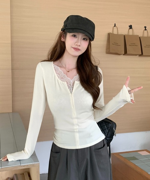 LAFFMO（ラフモ）の「Vネックレースレイヤードカットソー（Tシャツ/カットソー・レディース・ホワイト/ブラック・F）」の9枚目の写真