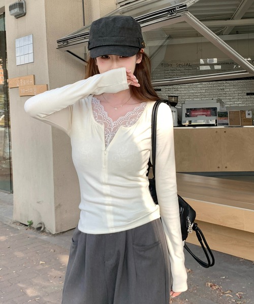 LAFFMO（ラフモ）の「Vネックレースレイヤードカットソー（Tシャツ/カットソー・レディース・ホワイト/ブラック・F）」の13枚目の写真