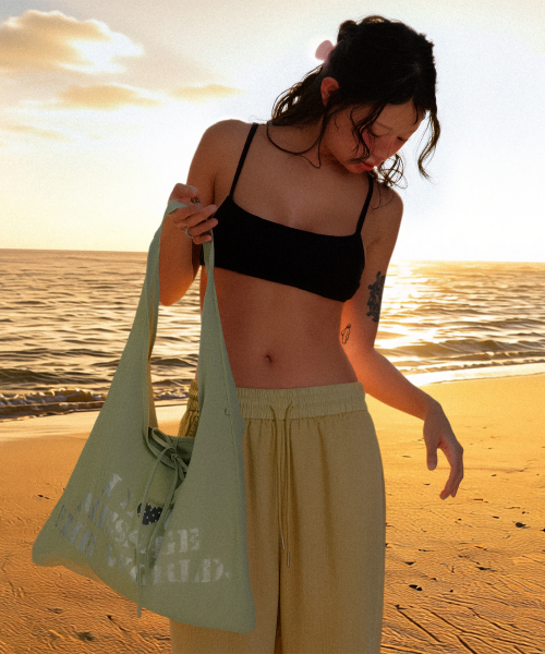 AMESWORLDWIDE（アメスワールドワイド）の「LETTERING CASUAL HOBO BAG GREEN（ショルダーバッグ・レディース・その他・FREE）」の2枚目の写真