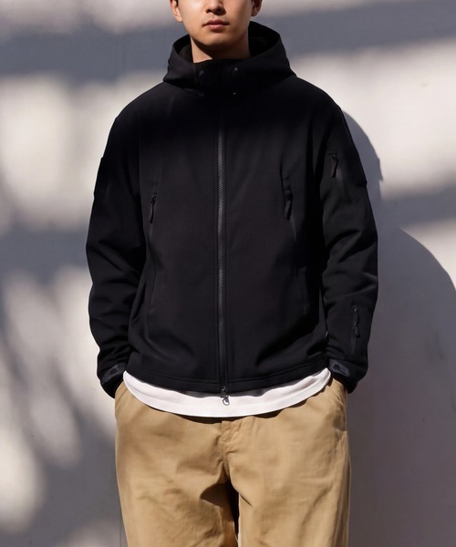 MAISON CLUB(メゾンクラブ)の「【MAISON CLUB】Military Soft Hooded Jacket /ミリタリーソフトフーデッドジャケット KNF-YI(マウンテンパーカー・メンズ・ブラック/カーキ・2XL/XL)」の1枚目の写真