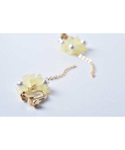 tone（トーン）の「【Astyle】Yellowflowerイヤリング(MA)（イヤリング・レディース・イエロー・FREE）」の2枚目の写真