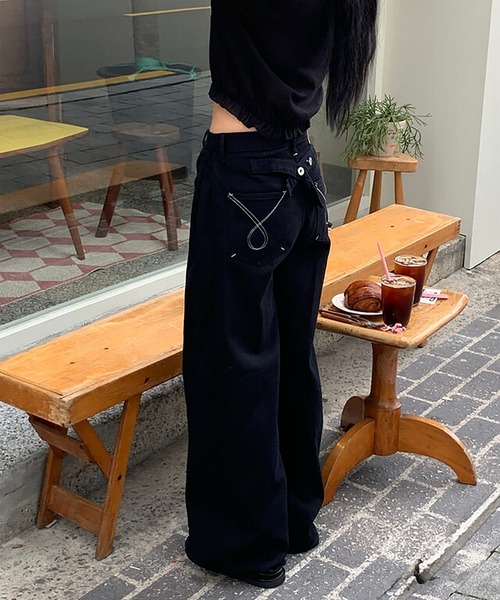 LAFFMO(ラフモ)の「バレルレッグワイドデニムパンツ(デニムパンツ・レディース・ブラック/ホワイト・M/S)」の16枚目の写真