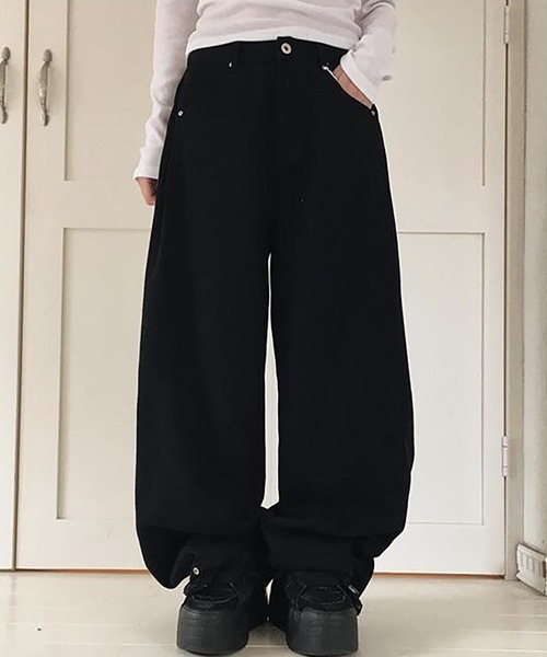 LAFFMO(ラフモ)の「バレルレッグワイドデニムパンツ(デニムパンツ・レディース・ブラック/ホワイト・M/S)」の20枚目の写真