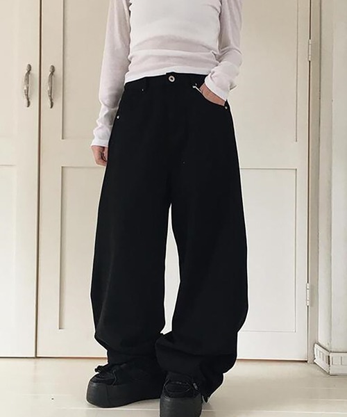 LAFFMO(ラフモ)の「バレルレッグワイドデニムパンツ(デニムパンツ・レディース・ブラック/ホワイト・M/S)」の21枚目の写真