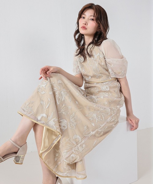 Kana（カナ）の「刺繍レースアメスリボリューム袖フィットアンドフレアワンピース パーティー 結婚式 お呼ばれ オケージョン（ドレス・レディース・ブラウン/イエロー/チャコールグレー・M）」の3枚目の写真