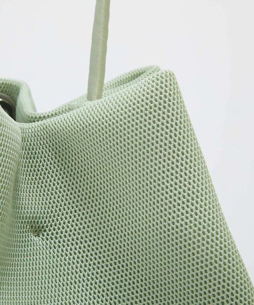 Breath TOPKAPI(ブレストプカピ)の「【Breath TOPKAPI】メッシュ 2way ビッグ ワンハンドル ショルダーバッグ(ショルダーバッグ・レディース・ブラック/グレイッシュブルー/グレー×ピンク/エメラルド/カーキ・FREE)」の6枚目の写真