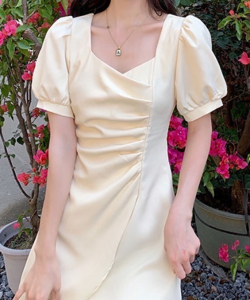 Teem Store（チームストア）の「スクエアネックウエストギャザーデザインパフスリーブミニワンピース（ワンピース・レディース・アイボリー/ブラック・M/S）」の16枚目の写真