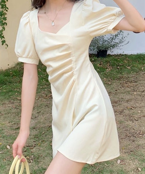 Teem Store（チームストア）の「スクエアネックウエストギャザーデザインパフスリーブミニワンピース（ワンピース・レディース・アイボリー/ブラック・M/S）」の15枚目の写真