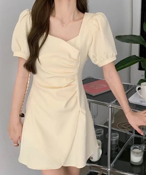 Teem Store（チームストア）の「スクエアネックウエストギャザーデザインパフスリーブミニワンピース（ワンピース・レディース・アイボリー/ブラック・M/S）」の22枚目の写真
