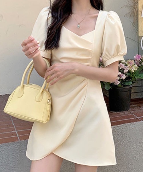 Teem Store（チームストア）の「スクエアネックウエストギャザーデザインパフスリーブミニワンピース（ワンピース・レディース・アイボリー/ブラック・M/S）」の20枚目の写真