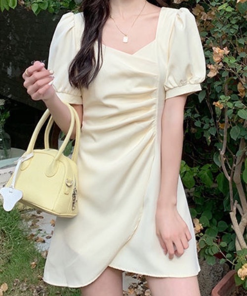 Teem Store（チームストア）の「スクエアネックウエストギャザーデザインパフスリーブミニワンピース（ワンピース・レディース・アイボリー/ブラック・M/S）」の19枚目の写真