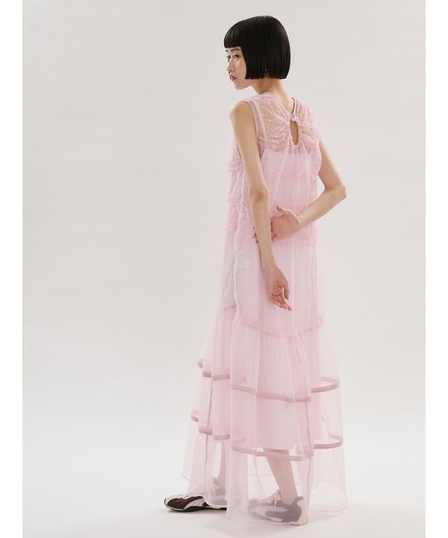 emmi（エミ）の「フラワーエンブロイダリーワンピース【セットアップ対応】/ハンドウォッシャブル（ワンピース・レディース・ピンク/ホワイト・1/0）」の4枚目の写真