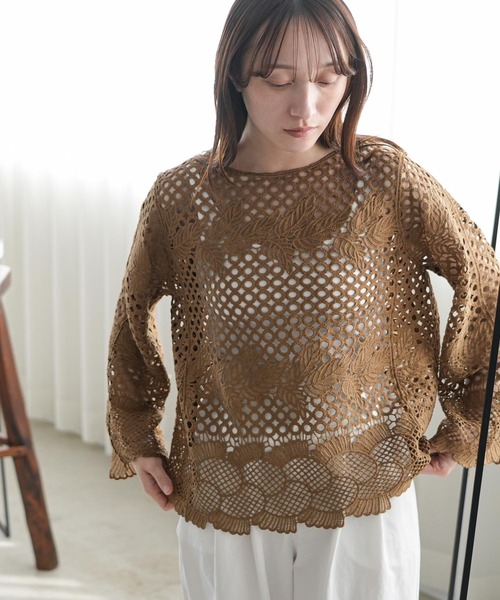 mili an deni(ミリアンデニ)の「かぎ針リーフプルオーバー(その他トップス・レディース・ブラウン/ミント/オフホワイト・M)」の2枚目の写真