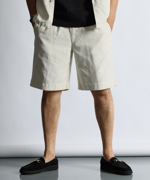 The DUFFER of ST.GEORGE(ザダファーオブセントジョージ)の「UNCUT CORDUROY SHORTS:セットアップ対応 アンカットコーデュロイ ショートパンツ(その他パンツ・メンズ・ホワイト/ライトブルー/ネイビー・MEDIUM/X-LARGE/LARGE)」の4枚目の写真
