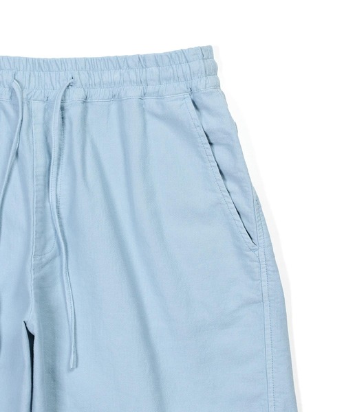 The DUFFER of ST.GEORGE(ザダファーオブセントジョージ)の「UNCUT CORDUROY SHORTS:セットアップ対応 アンカットコーデュロイ ショートパンツ(その他パンツ・メンズ・ホワイト/ライトブルー/ネイビー・MEDIUM/X-LARGE/LARGE)」の16枚目の写真