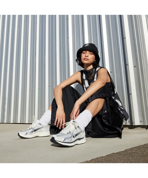 NIKE（ナイキ）の「NIKE/ナイキ WS ｽﾞｰﾑ ﾎﾞﾒﾛ 5（スニーカー・レディース・ホワイト×シルバー・23cm/23.5cm/24cm/24.5cm/25cm/22.5cm）」の13枚目の写真