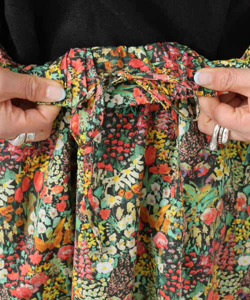 JOURNAL STANDARD LUXE（ジャーナルスタンダード　ラックス）の「リバティフラワー スカート（スカート・レディース・カーキ・FREE）」の2枚目の写真